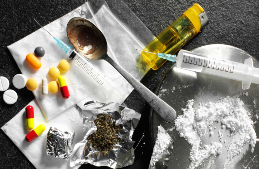 अलग-अलग मामलों में नशीला पदार्थ सप्लाई करने के दो आरोपी गिरफ्तार । भेजा जेल । नशीला पदार्थ