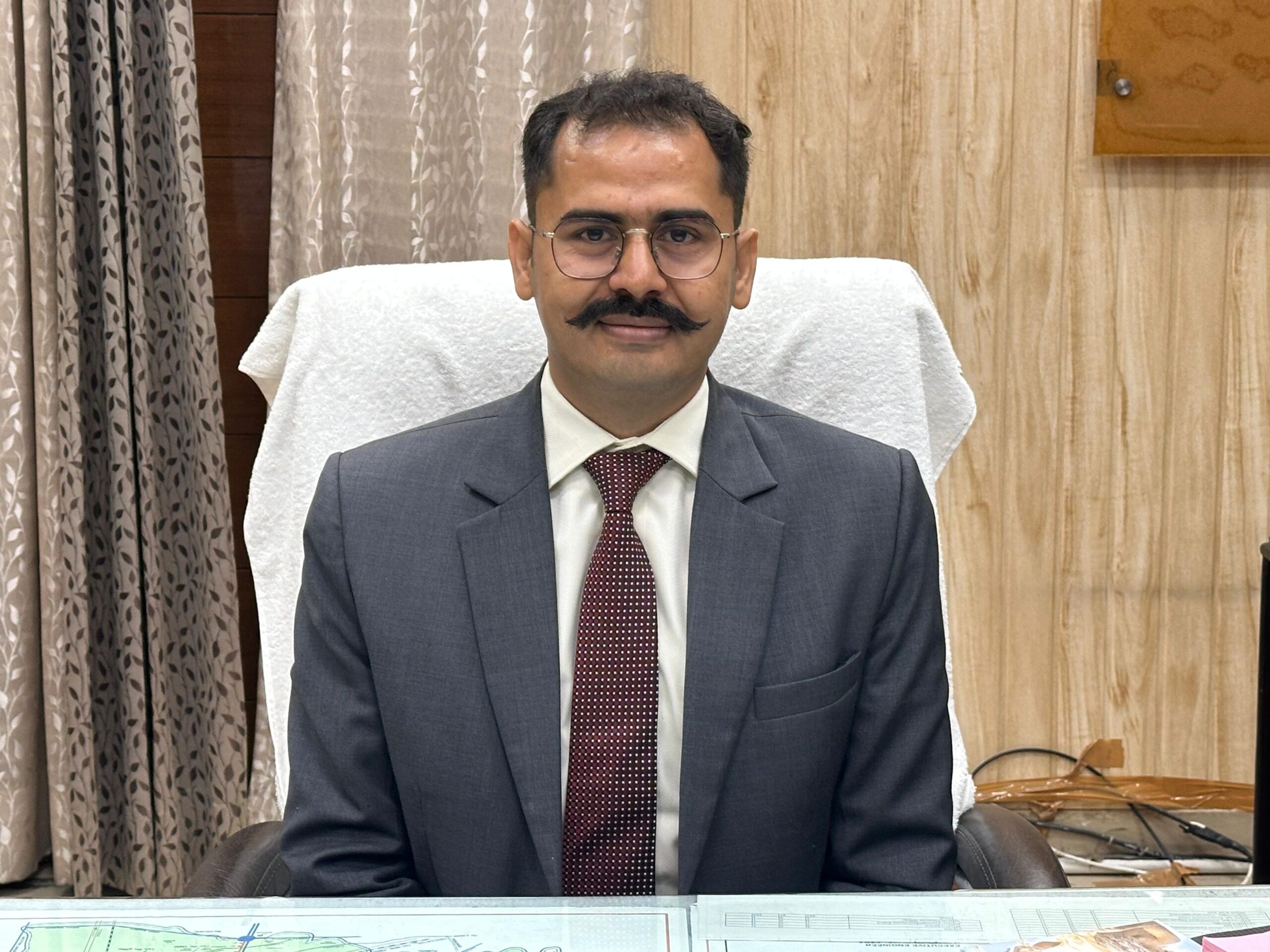 व्यक्तिगत कारोबार के लिए बैंकों से 3 लाख रुपये तक के ऋण दिलाने की योजना शुरू : विश्राम कुमार मीणा SH.-VISHRAM-KUMAR-MEENA-DEPTUY-COMMISSIONER